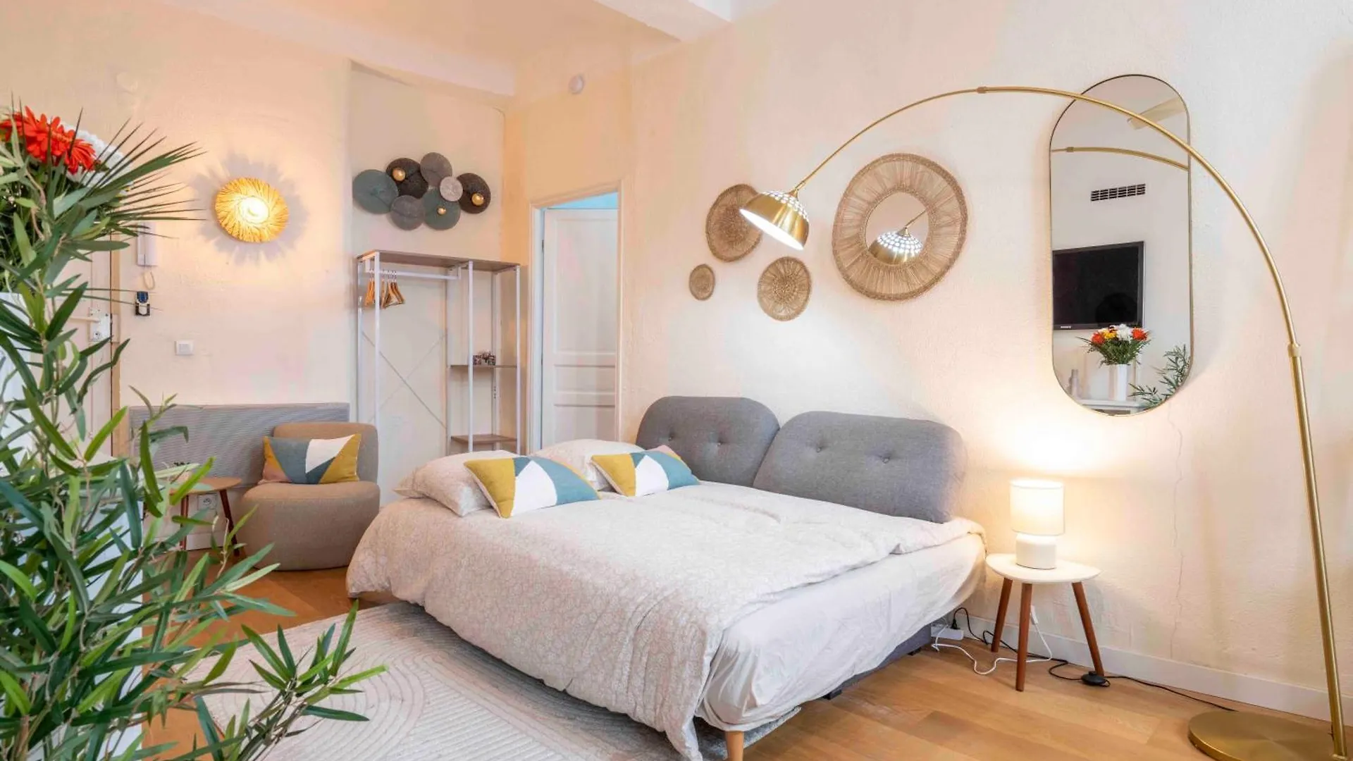 Charming Flat, Fully Equipped, Beach Only 300M - La Loge Nice