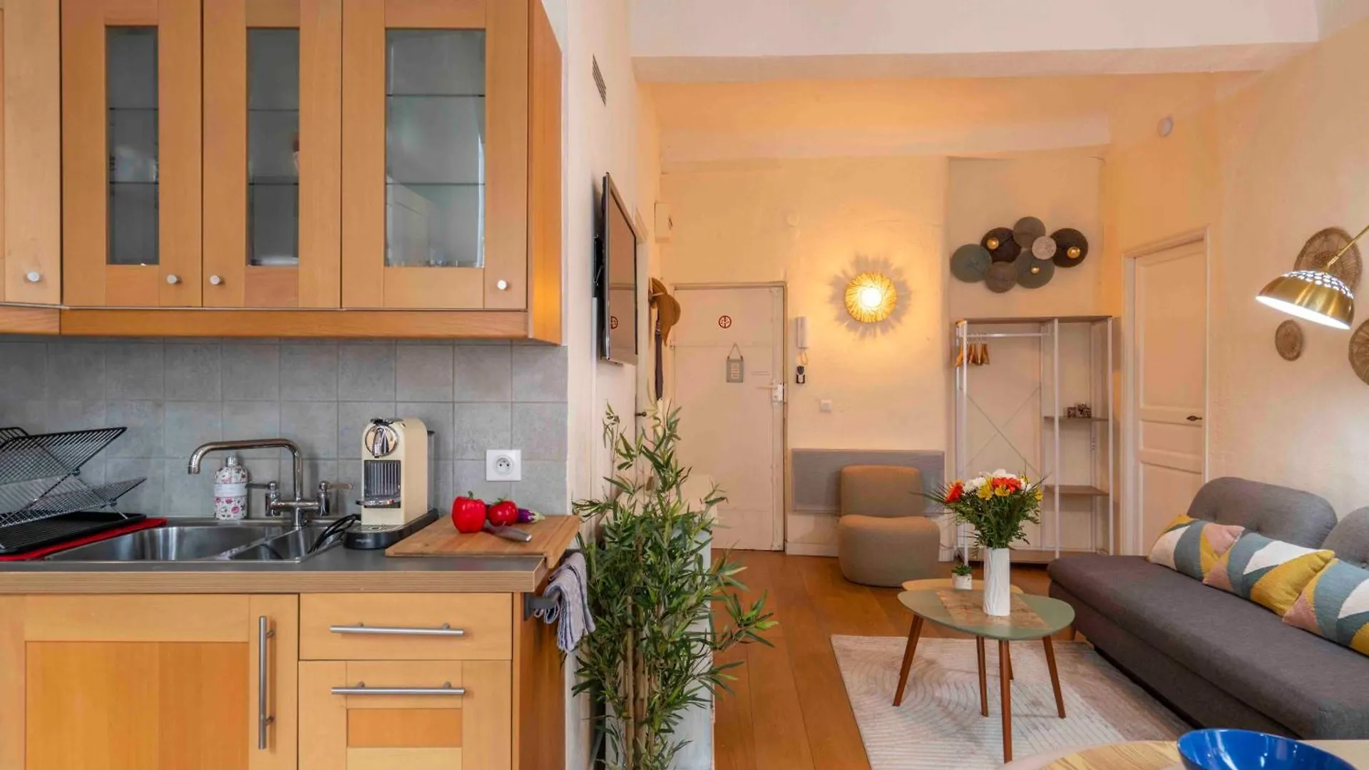 Charming Flat, Fully Equipped, Beach Only 300M - La Loge Nice 0*,  France
